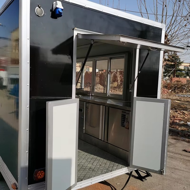W pełni wyposażony food truck  – Coffee Equipment Canada recenzja i cena