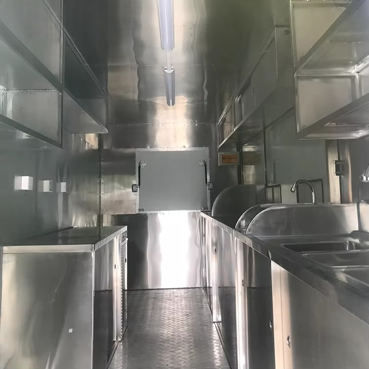 W pełni wyposażony food truck  – Coffee Equipment Canada recenzja i cena